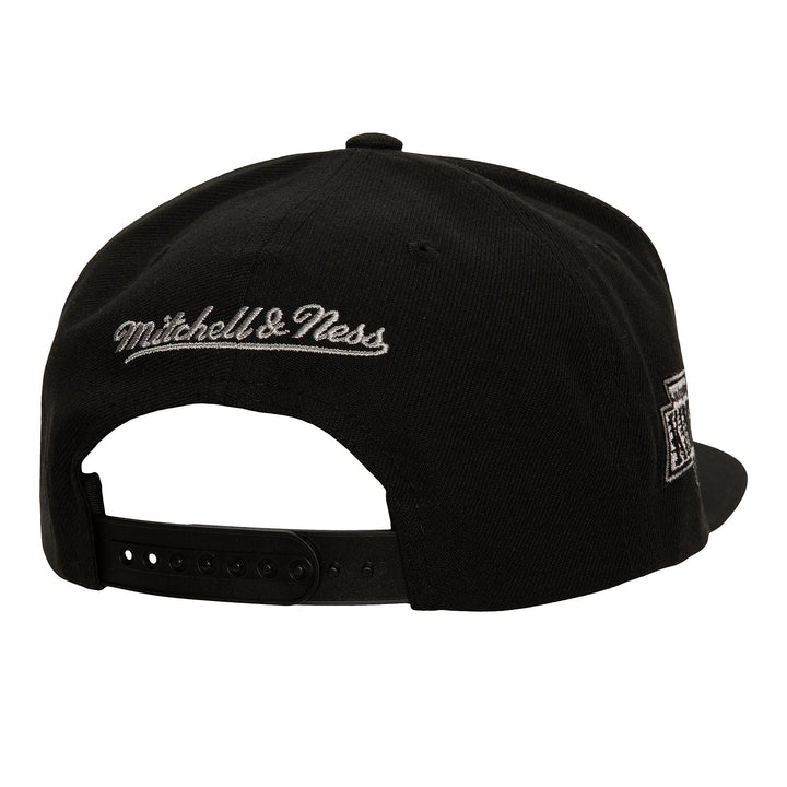 LA Kings Mitchell & Ness Retro Sport Vintage Black Snapback Hat