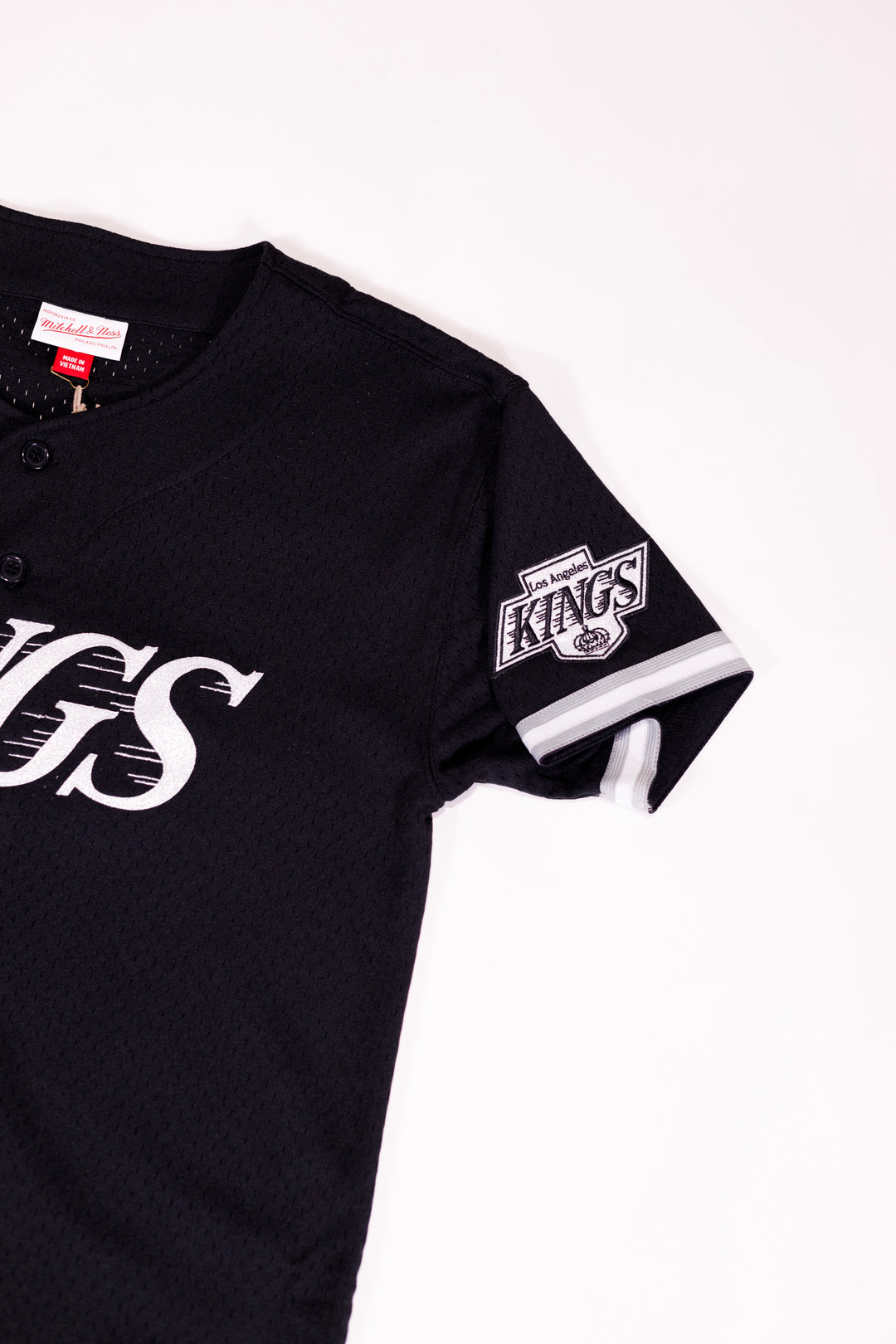 LA KINGS MESH BUTTON UP VNTG WRDMK JERSEY